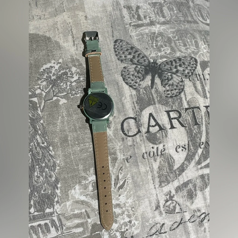 ✨💚🍀Green leather watch - Picture 2 of 5